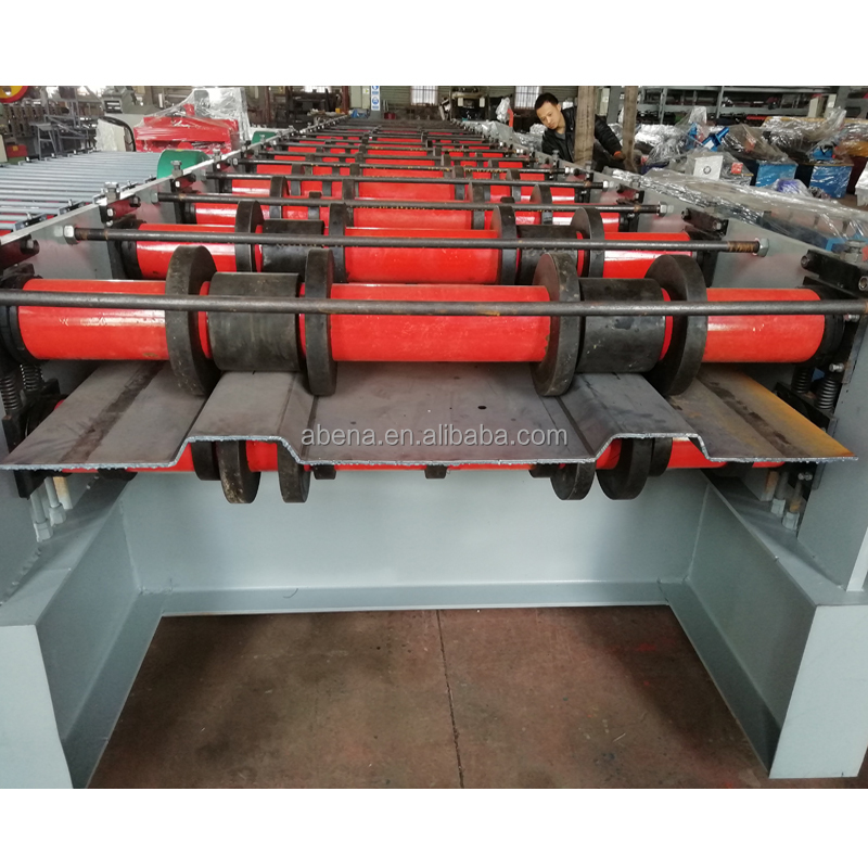 Car carriage board panel cold roll forming machine